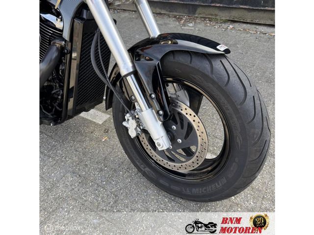 suzuki - 800-intruder