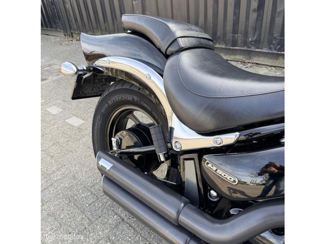 suzuki - 800-intruder