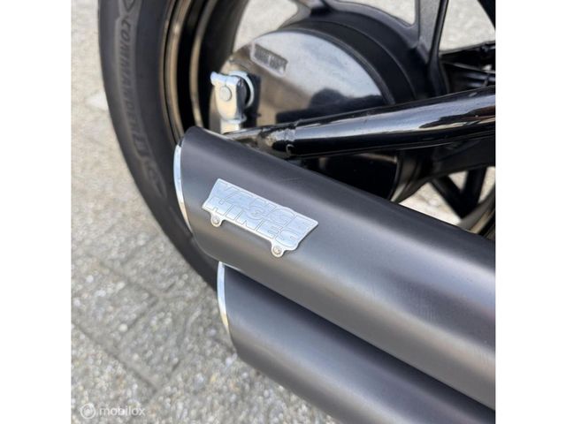 suzuki - 800-intruder