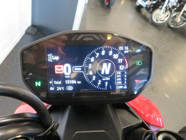 ducati - streetfighter-v2