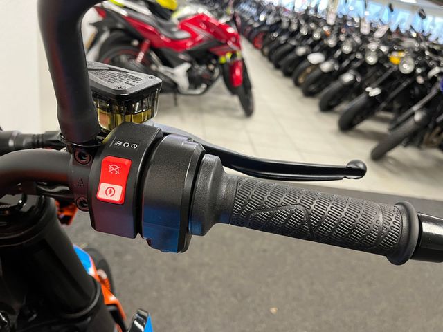 ktm - 890-duke