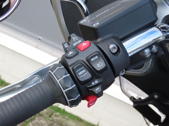 bmw - r-18-transcontinental