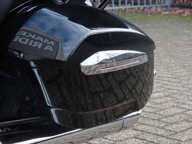 bmw - r-18-transcontinental