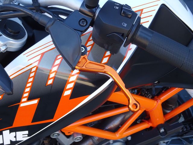 ktm - 390-duke