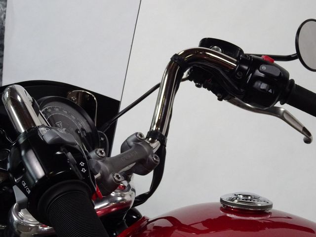 triumph - bonneville-speedmaster