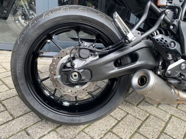 yamaha - xsr-700-abs