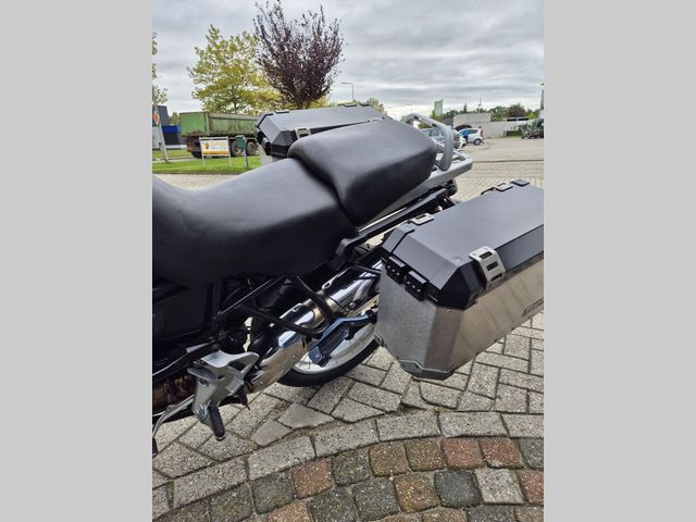 bmw - r-1100-gs