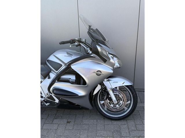 honda - st-1300-pan-european-abs