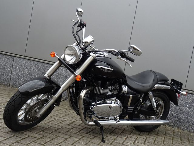 triumph - bonneville-america