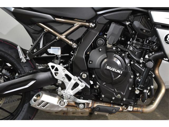 suzuki - gsx-8t