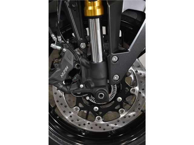 suzuki - gsx-8t