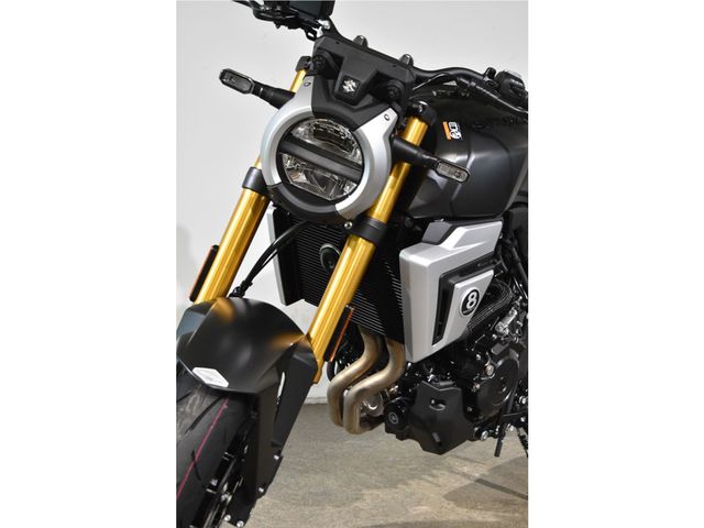 suzuki - gsx-8t