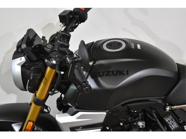 suzuki - gsx-8t