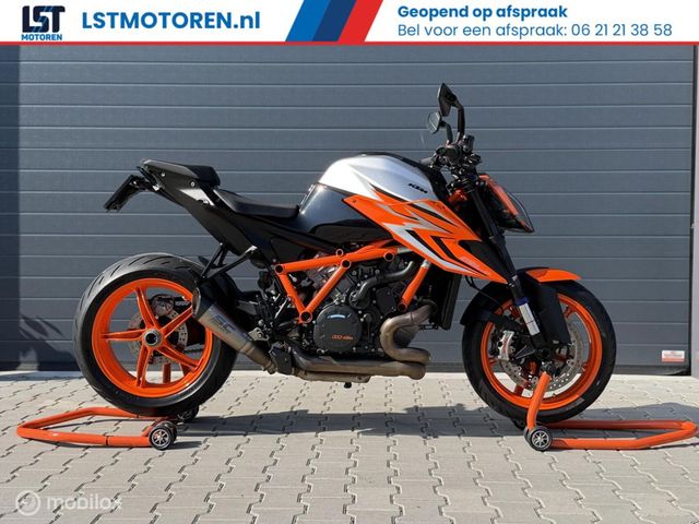 ktm - 1290-super-duke-r-evo