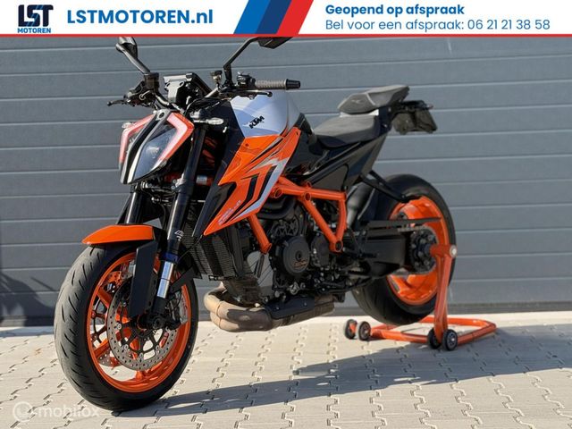 ktm - 1290-super-duke-r-evo