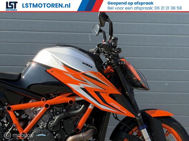 ktm - 1290-super-duke-r-evo