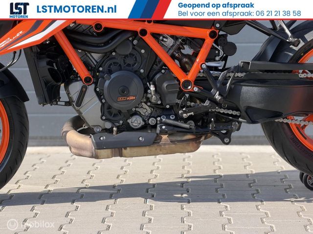 ktm - 1290-super-duke-r-evo
