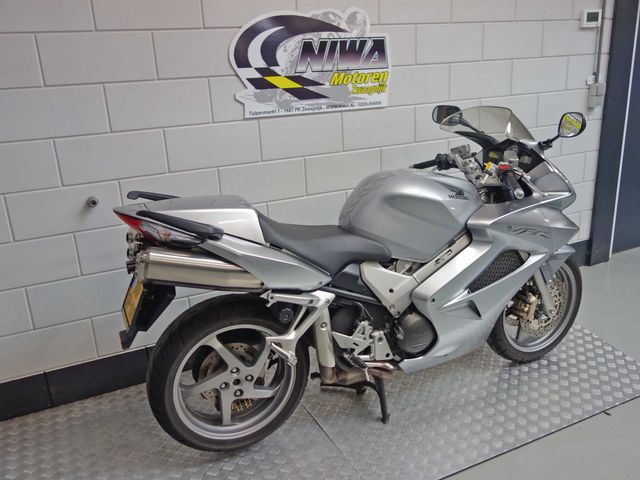 honda - vfr-800