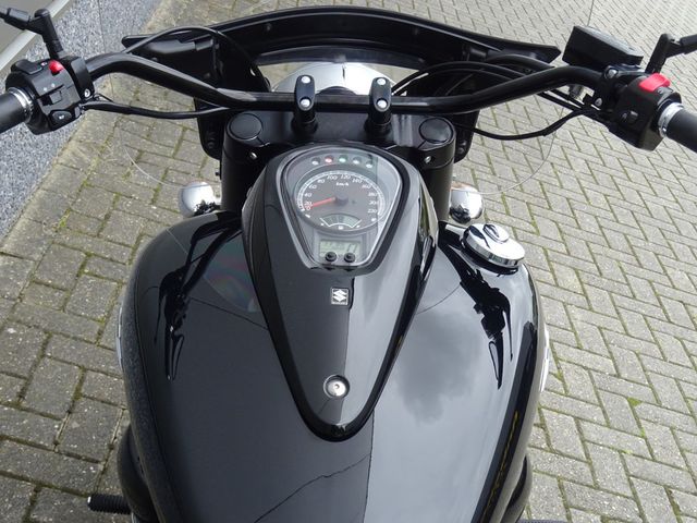 suzuki - c-1500-bt-intruder