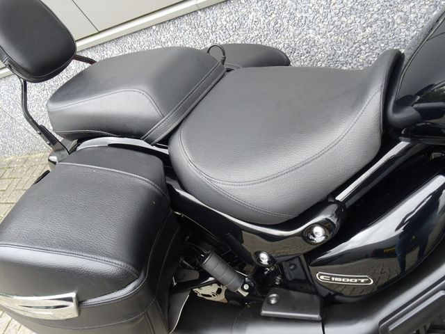 suzuki - c-1500-bt-intruder