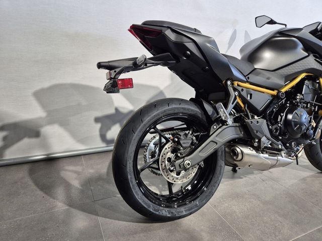 kawasaki - z650-s