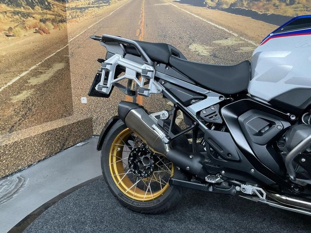 bmw - r-1300-gs-adventure