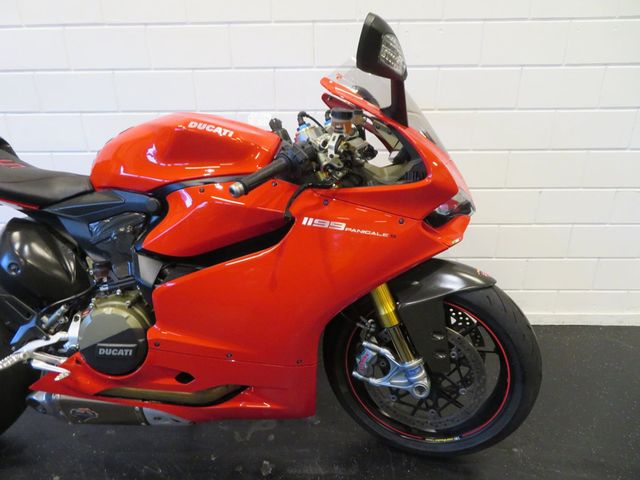 ducati - 1199-panigale-s