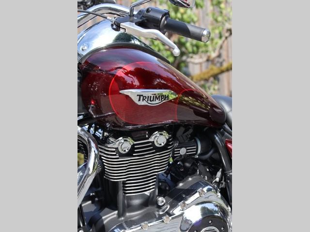 triumph - thunderbird-commander