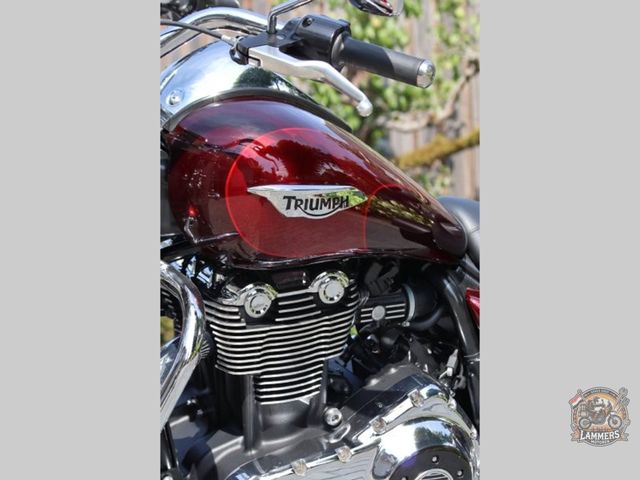 triumph - thunderbird-commander