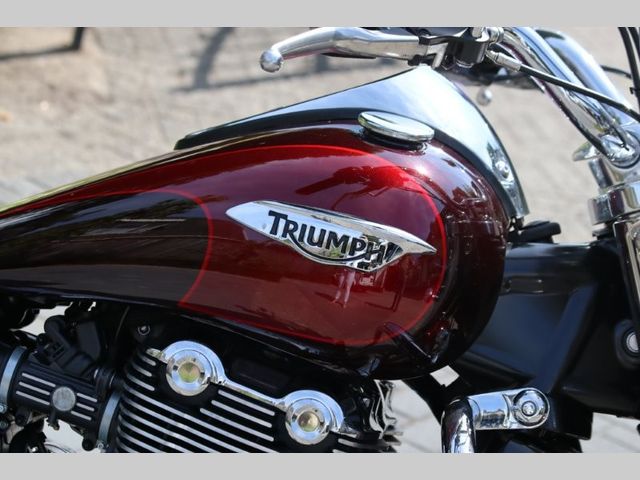 triumph - thunderbird-commander