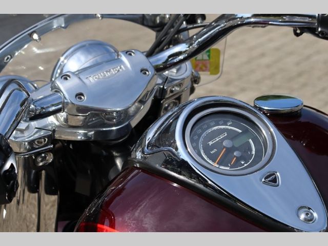 triumph - thunderbird-commander