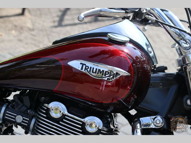 triumph - thunderbird-commander