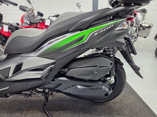 kawasaki - j-300-special-edition