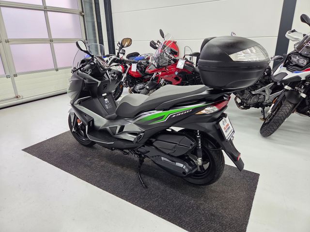 kawasaki - j-300-special-edition