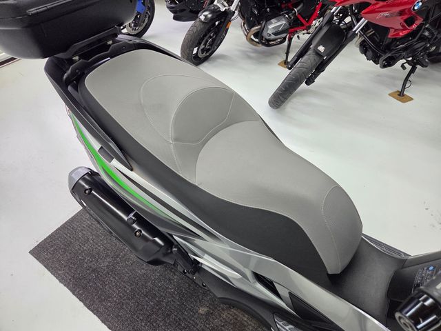kawasaki - j-300-special-edition