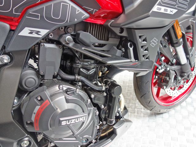 suzuki - gsx-8s