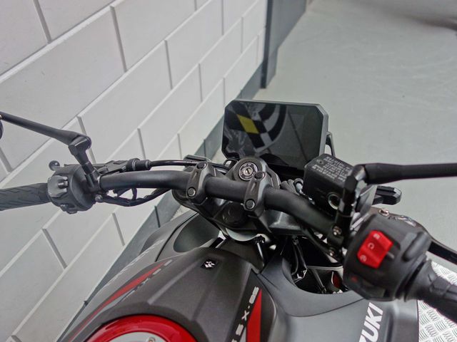 suzuki - gsx-8s