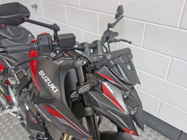 suzuki - gsx-8s