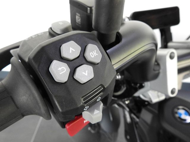 bmw - ce-02