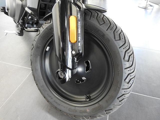 bmw - ce-02