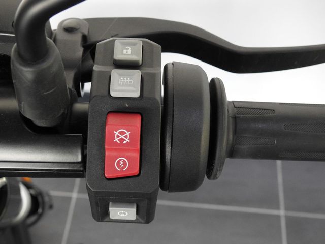 bmw - ce-02