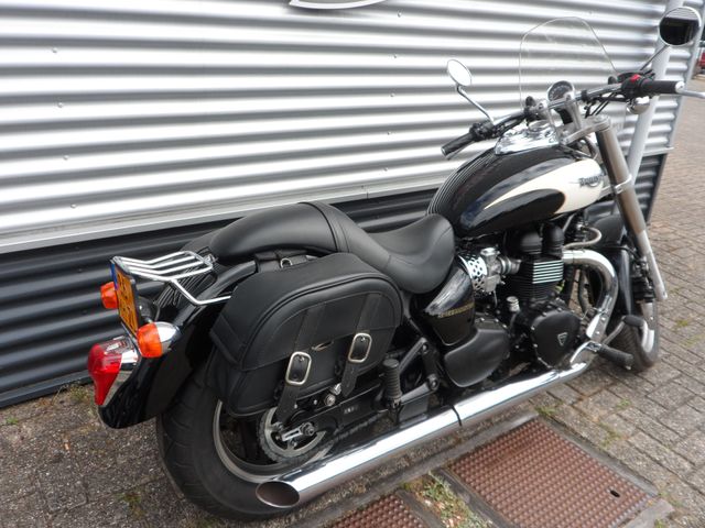 triumph - speedmaster