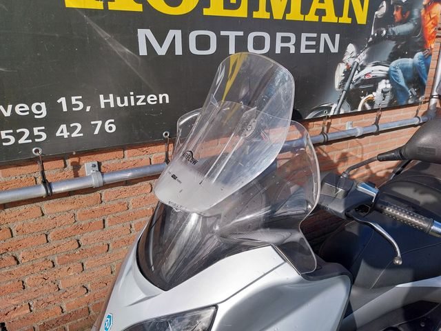 piaggio - mp3-250-ie