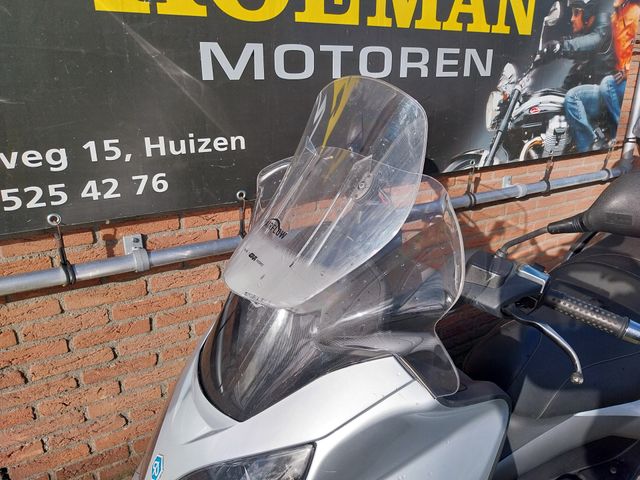 piaggio - mp3-250-ie