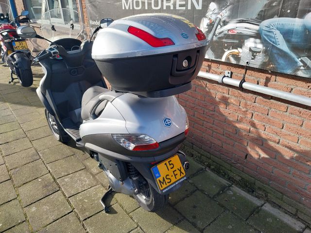 piaggio - mp3-250-ie
