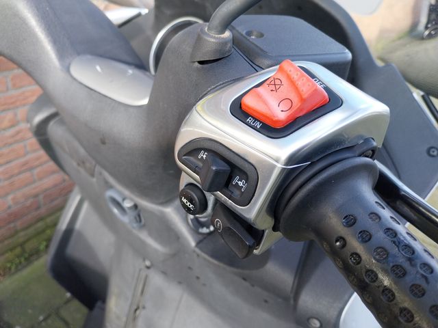 piaggio - mp3-250-ie