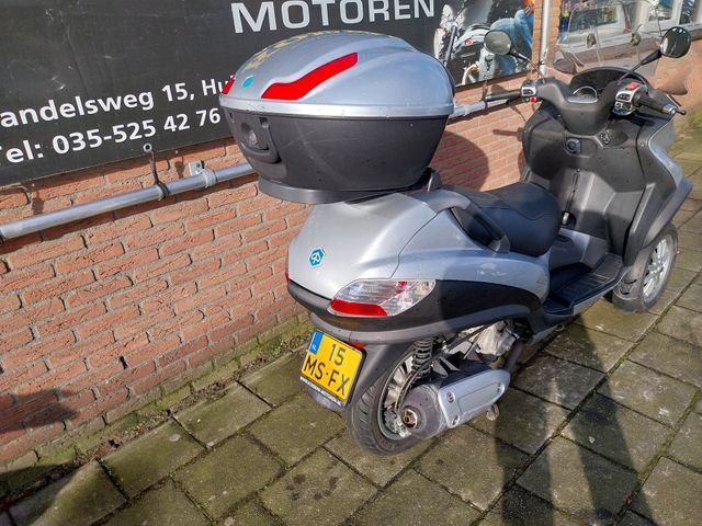 piaggio - mp3-250-ie