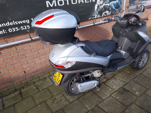 piaggio - mp3-250-ie
