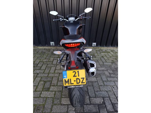 ducati - monster-821-stealth