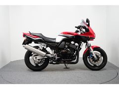 YAMAHA FZS 600 FAZER